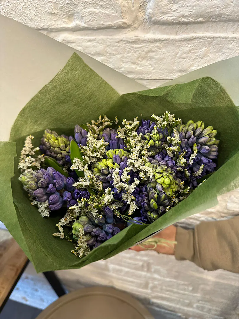 Ramo de 20 Jacintos con relleno de flor de temporada